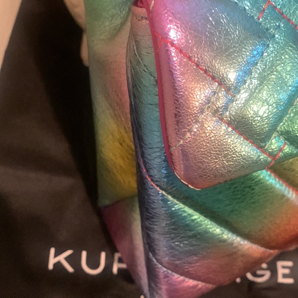 Kensington Quilted Leather Convertible Shoulder Bag
KURT GEIGER LONDON - Picture 6 of 17